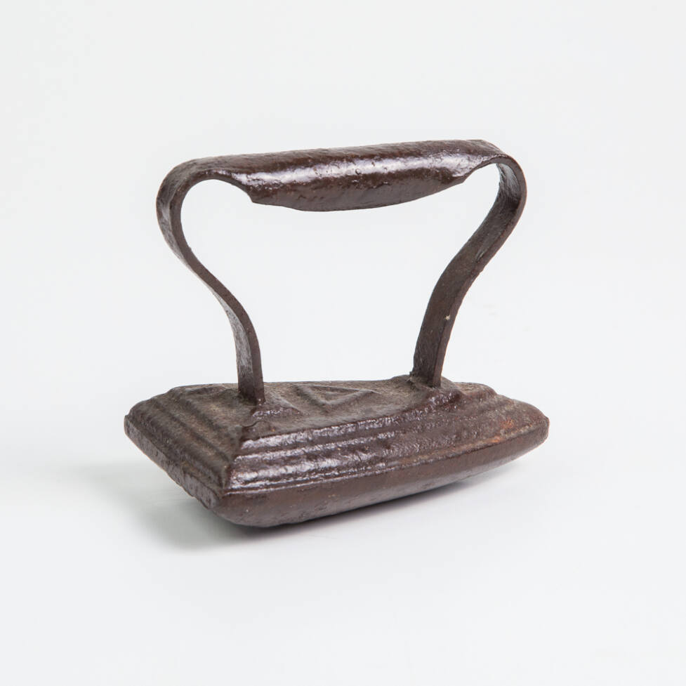 Antigo Ferro de Passar Roupas - Image 6